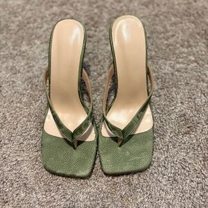 GREEN DUCK HEELS